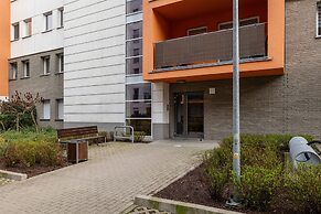 Spacious Apartment Poznań by Renters