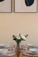 Spacious Apartment Poznań by Renters