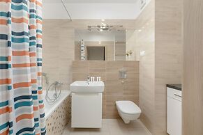 Spacious Apartment Poznań by Renters