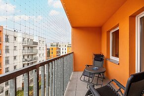 Spacious Apartment Poznań by Renters