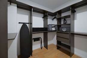 Bayside Charm Captivating Apartment