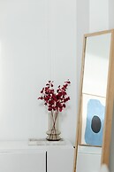 Bright Apartment Poznań by Renters