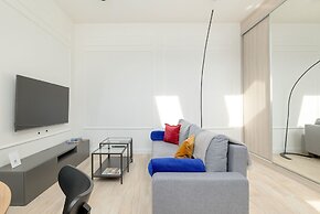 Bright Apartment Poznań by Renters
