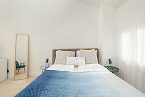Bright Apartment Poznań by Renters