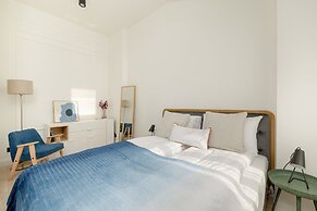Bright Apartment Poznań by Renters