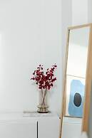 Bright Apartment Poznań by Renters