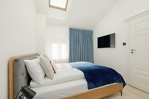 Bright Apartment Poznań by Renters