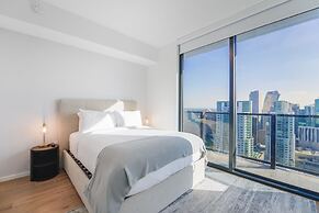 Views Apartment Near Bayfront Park