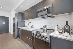 Views Apartment Near Bayfront Park