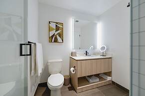 Views Apartment Near Bayfront Park