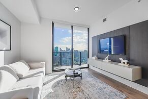 Views Apartment Near Bayfront Park