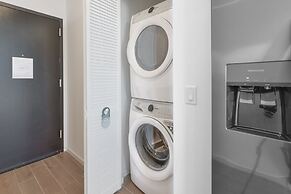 Views Apartment Near Bayfront Park