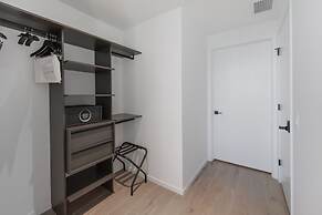 Views Apartment Near Bayfront Park