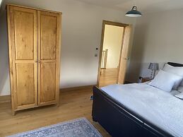 The Annex at Meeks Park Immaculate 2 bed