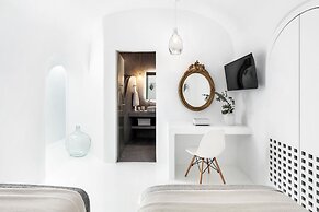 Immaculate 5-bed With Pool - Villa Eros Sea