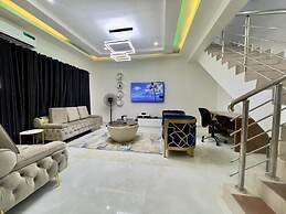 Luxury 3bedroom duplex