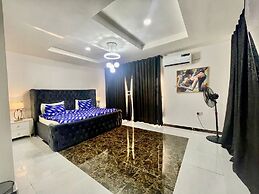 Luxury 3bedroom duplex