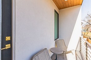 Chic Austin Getaway Brand New w/ Rooftop Patio!