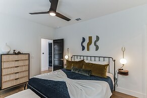 Chic Austin Getaway Brand New w/ Rooftop Patio!