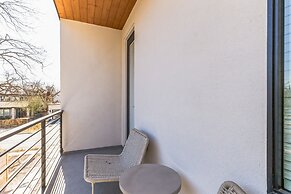Chic Austin Getaway Brand New w/ Rooftop Patio!