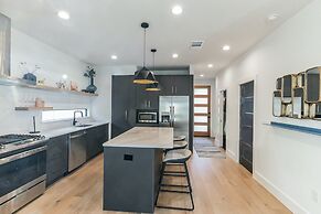 Chic Austin Getaway Brand New w/ Rooftop Patio!