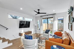 Chic Austin Getaway Brand New w/ Rooftop Patio!
