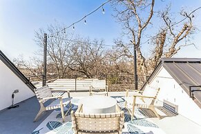 Chic Austin Getaway Brand New w/ Rooftop Patio!