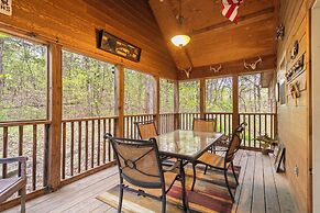 Simons Treetop Cabin 2 BDR in Popular Resort!