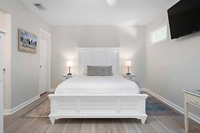 Gulf View Getaway at Crystal Villas