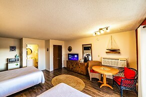 Buoyant Place Hang Out 2 Private Studio Homes!