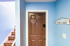 Buoyant Place Hang Out 2 Private Studio Homes!