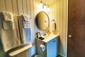 Buoyant Place Hang Out 2 Private Studio Homes!