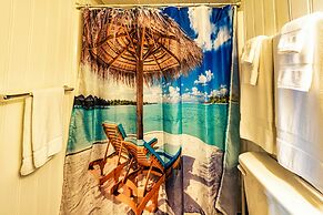 Buoyant Place Hang Out 2 Private Studio Homes!