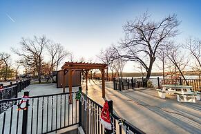 Buoyant Place Hang Out 2 Private Studio Homes!