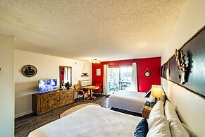 Buoyant Place Hang Out 2 Private Studio Homes!