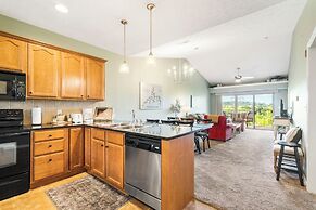 Sunset Daydream Elegant Condo on Table Rock!