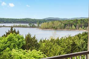 Sunset Daydream Elegant Condo on Table Rock!