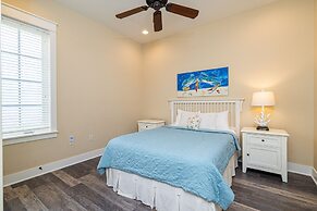 Sandestin Bungalo 38: Beach, Golf, & Fun!