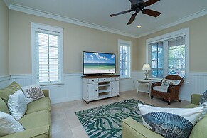 Sandestin Bungalo 38: Beach, Golf, & Fun!