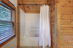 Mariettas Dream 2br in Mountains w/ Hot Tub!