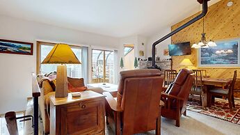 Serene Sierra Sanctuary - Experience Mammoth Magic