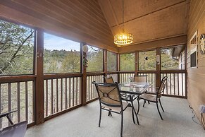 Creekside - 2 BDR Resort Cabin in Epic Location!