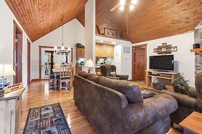 Creekside - 2 BDR Resort Cabin in Epic Location!