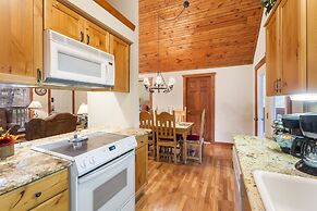 Creekside - 2 BDR Resort Cabin in Epic Location!