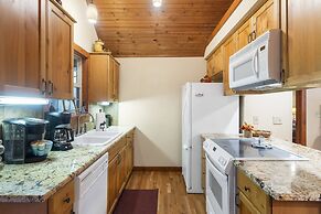 Creekside - 2 BDR Resort Cabin in Epic Location!