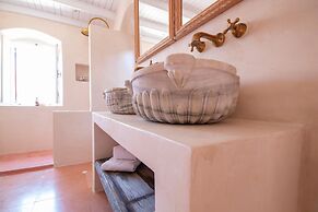 Emporio A Captivating 6-bed Villa in Nimborio