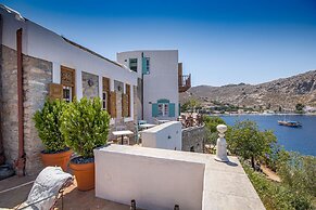 Emporio A Captivating 6-bed Villa in Nimborio