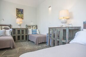 Emporio A Captivating 6-bed Villa in Nimborio