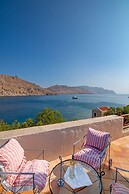 Emporio A Captivating 6-bed Villa in Nimborio