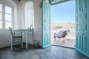 Emporio A Captivating 6-bed Villa in Nimborio